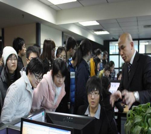 大连海事大学百名师生来访锦程集团