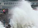 暴雨冲断大连物流