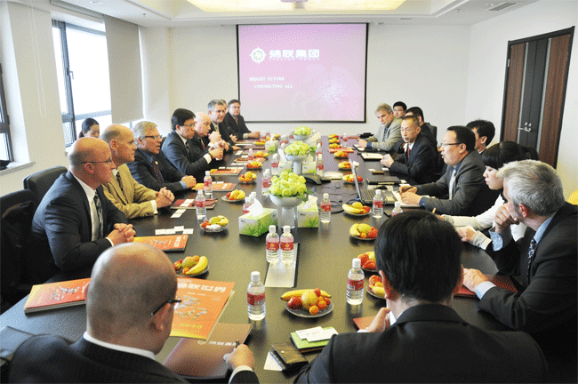 三叶集团及美国客人一行访问锦联集团